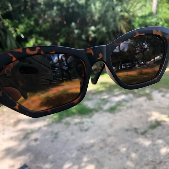Own The Trend | Sunglasses - Picture 4 of 10